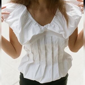 NWOT White Ruffled Sleeveless V-neck Blouse Sz S